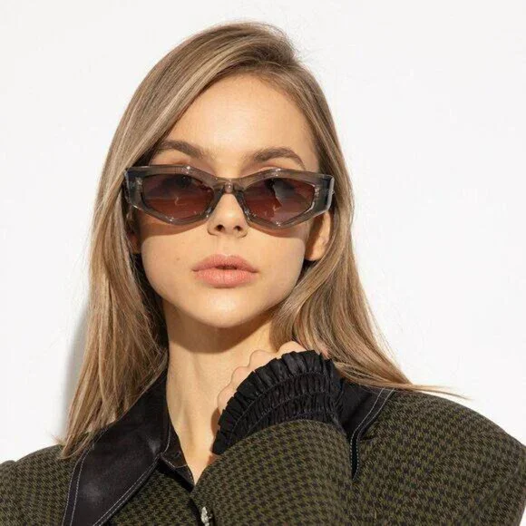 Valentino V-TRE VLS-101A Sunglasses Shiny Black Cat Eye  display picture 1